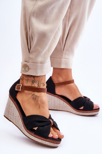 Naistesandaalid mustad Daphne 2