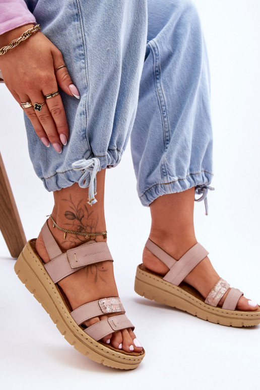 Kleepuvate kinnitustega sandaalid Tumeroosad värvi Fresh Look