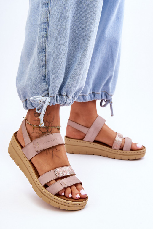 Kleepuvate kinnitustega sandaalid Tumeroosad värvi Fresh Look