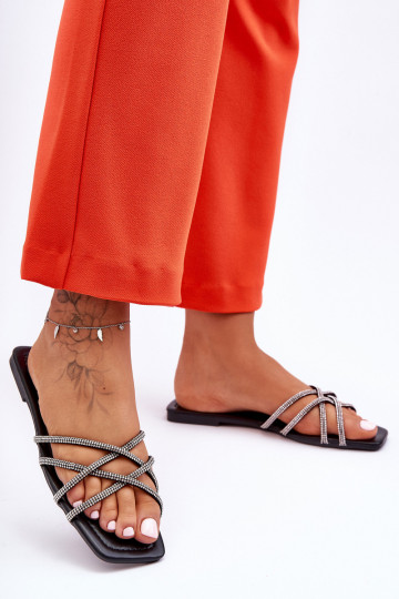 Sussid rihmadega I mustad Leomi