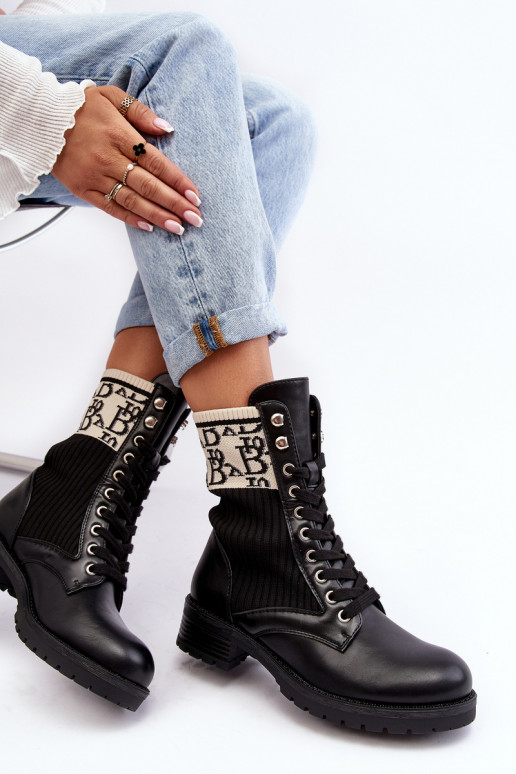 saapad mustad Hakina