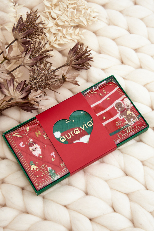 Komplektis 3 paari pidulikke sokke