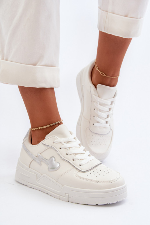 Sneakers tüüpi jalanõud platvormiga valget värvi Zeparine Sneakers tüüpi jalanõud platvormiga valget värvi Zeparine
