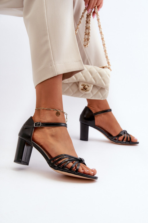 Naistesandaalid kõrge jämeda kontsaga mustad Pyrrette