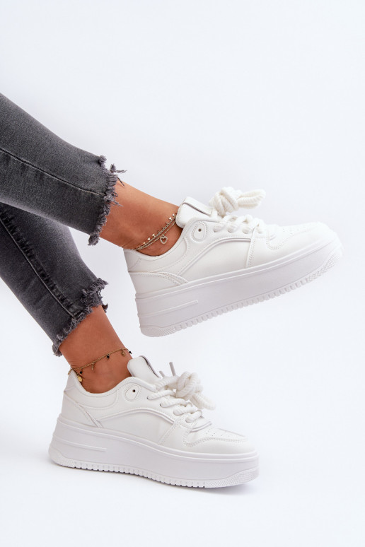 Sneakers tüüpi jalanõud platvormiga valget värvi Vhisper Sneakers tüüpi jalanõud platvormiga valget värvi Vhisper