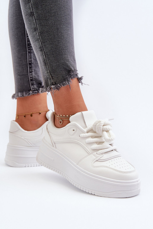 Sneakers tüüpi jalanõud platvormiga valget värvi Vhisper Sneakers tüüpi jalanõud platvormiga valget värvi Vhisper