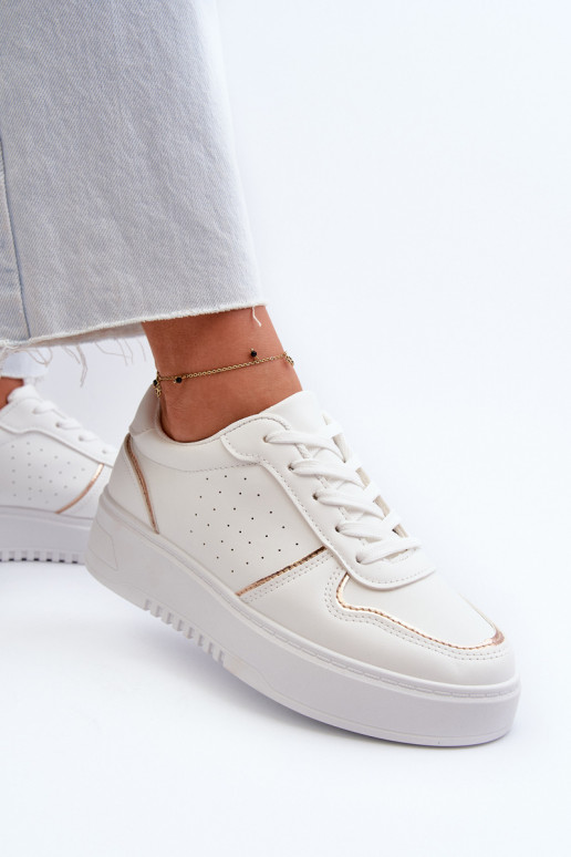 Sneakers tüüpi jalanõud platvormiga valget värvi Tessama
