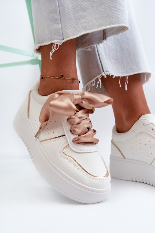 Sneakers tüüpi jalanõud platvormiga valget värvi Tessama Sneakers tüüpi jalanõud platvormiga valget värvi Tessama