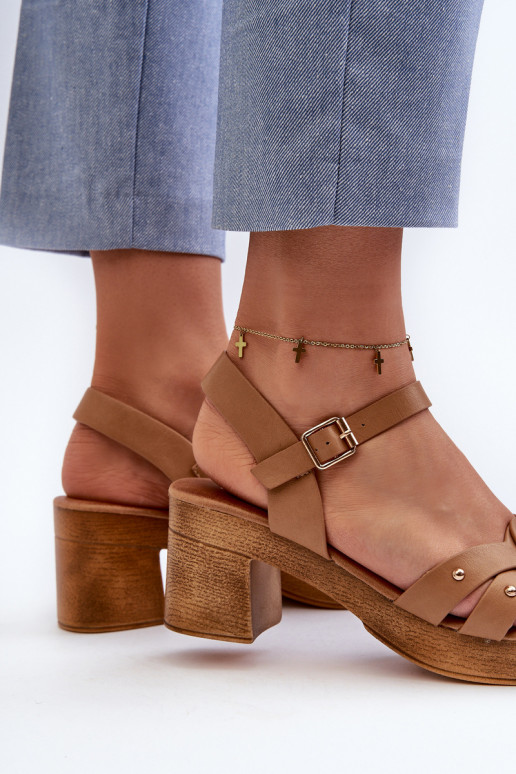Naistesandaalid kõrge jämeda kontsaga eko-nahast pruunid värvi Assames