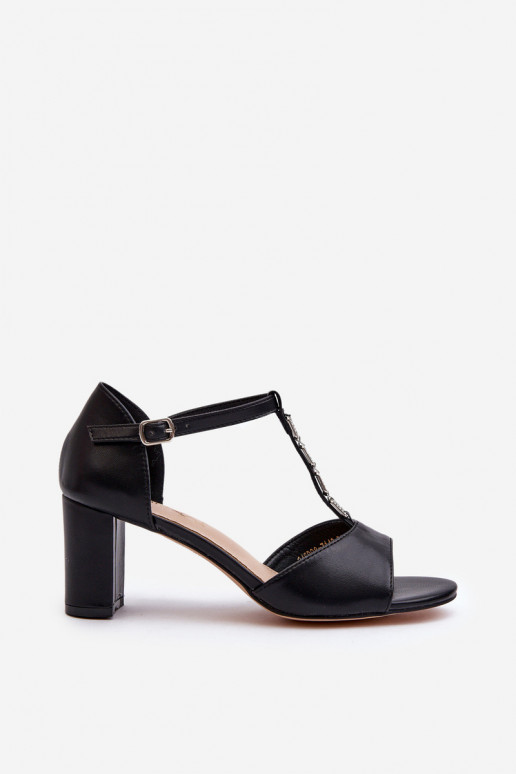 Naistesandaalid dekoreeritud kontsaga  Must Triavera