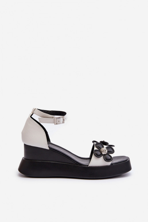 Naistesandaalid platvormiga I Koturnie lilledega valget värvi Foviana