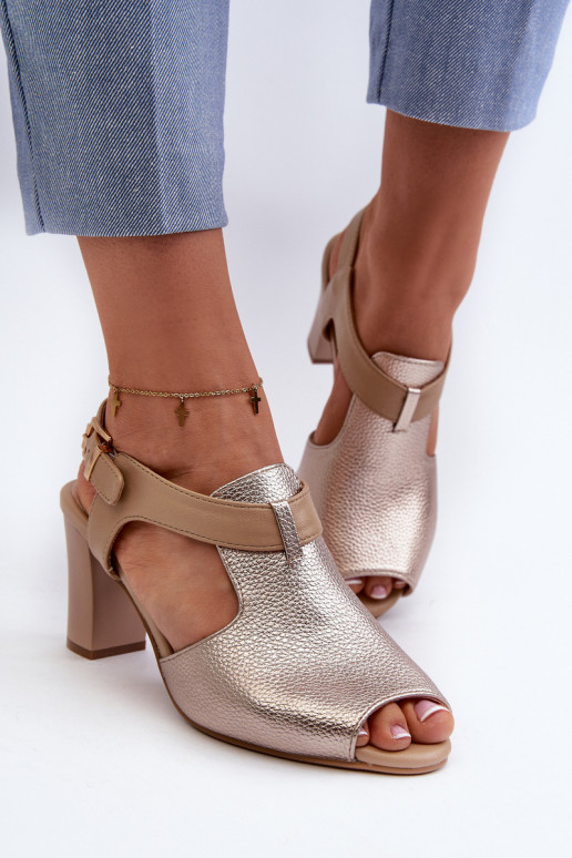 Naistesandaalid eko-nahast Kuldset värvi Queenmarie