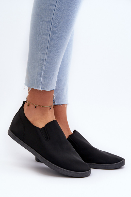 Spordijalatsid vabaaja jalanõud Slip-On mustad Lovinia