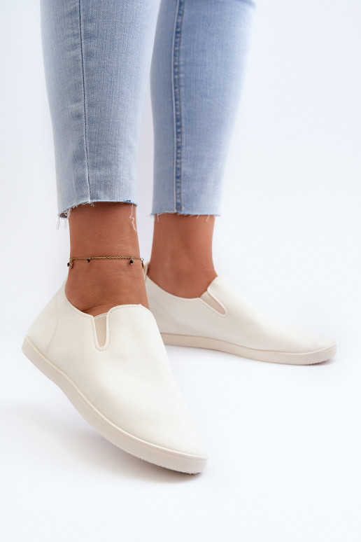 Spordijalatsid vabaaja jalanõud Slip-On beeži värvi Lovinia  Spordijalatsid vabaaja jalanõud Slip-On beeži värvi Lovinia