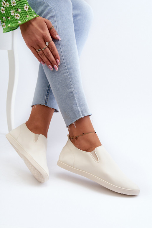 Spordijalatsid vabaaja jalanõud Slip-On beeži värvi Lovinia  Spordijalatsid vabaaja jalanõud Slip-On beeži värvi Lovinia