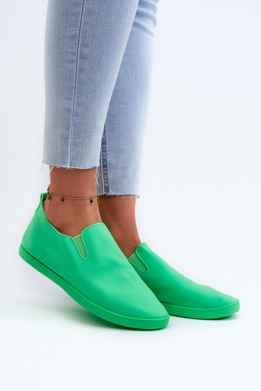 Spordijalatsid vabaaja jalanõud Slip-On Rohelist värvi Lovinia  Spordijalatsid vabaaja jalanõud Slip-On Rohelist värvi Lovinia