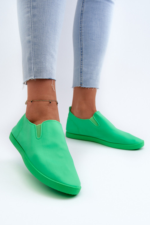 Spordijalatsid vabaaja jalanõud Slip-On Rohelist värvi Lovinia  Spordijalatsid vabaaja jalanõud Slip-On Rohelist värvi Lovinia