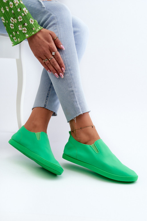 Spordijalatsid vabaaja jalanõud Slip-On Rohelist värvi Lovinia  Spordijalatsid vabaaja jalanõud Slip-On Rohelist värvi Lovinia