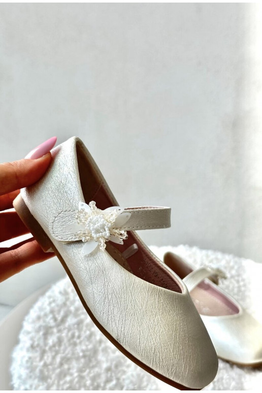 Läikivad baleriinid  Laste jalanõud krõpsudega kinnitatav beeži värvi Jeylin