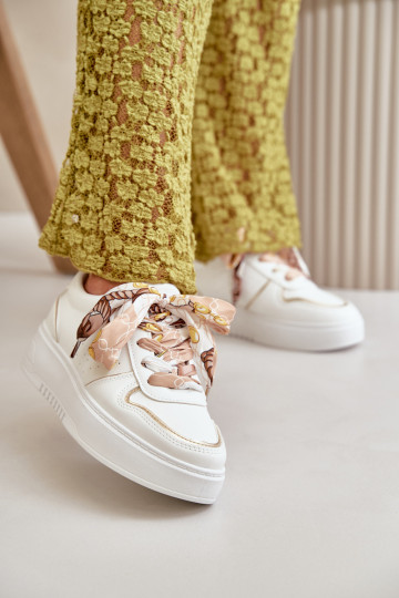 tüüpi jalanõud  platvormiga  m valget värvi Mistra