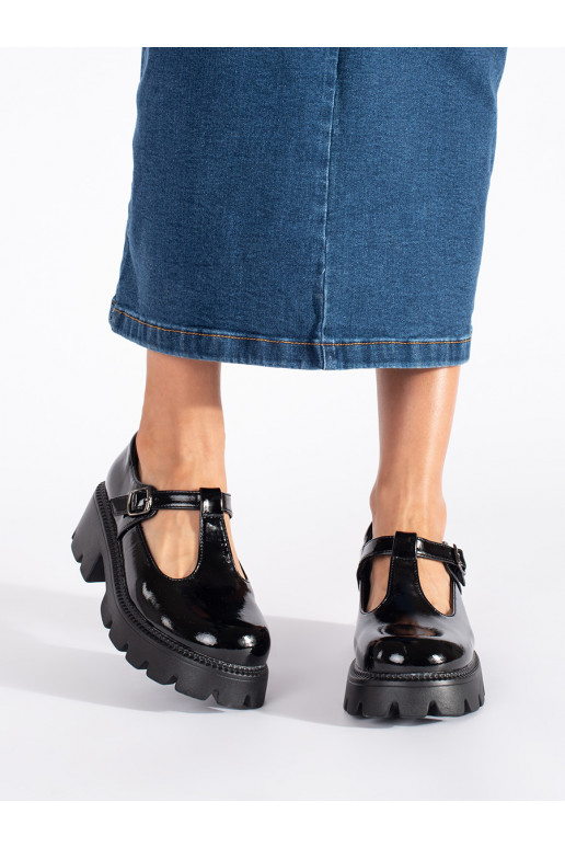 Must kingad  platvormiga