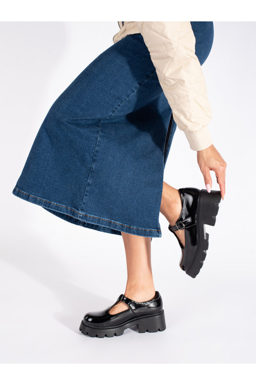 Must kingad  platvormiga