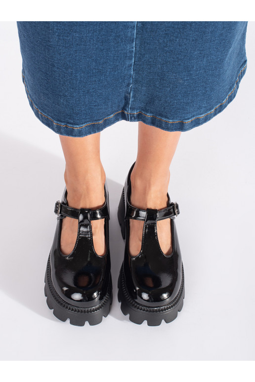 Must kingad  platvormiga