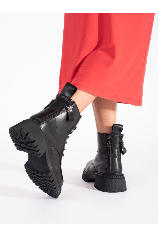   Mustad  naiste saapad