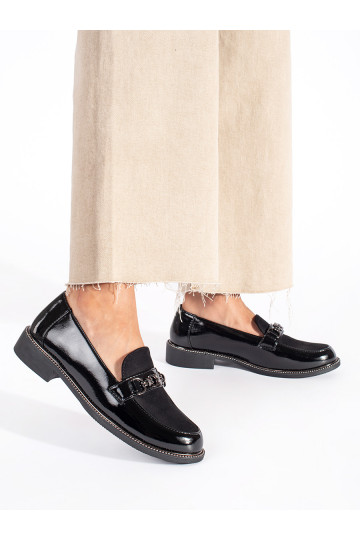 Must  naiste mokassiinid