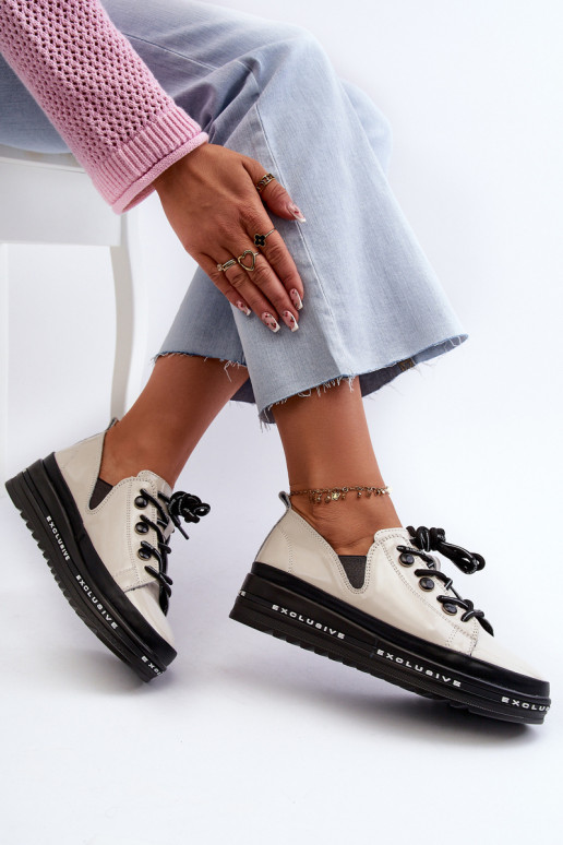 Paeltega jalanõud platvormiga... Paeltega jalanõud platvormiga...