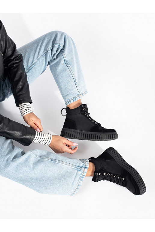 Must lumesaapad  na grubej tłoczonej podeszwie Must lumesaapad  na grubej tłoczonej podeszwie