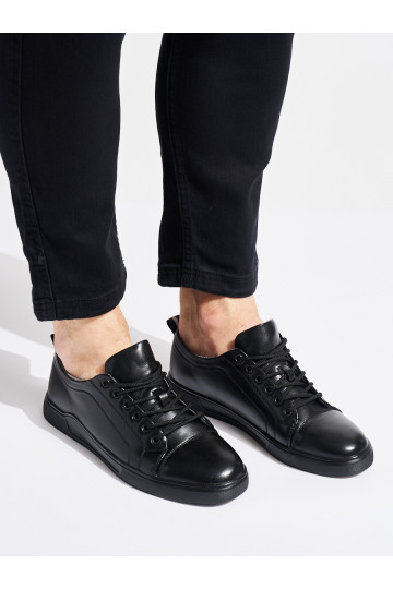 Mustad półnaiste kingad