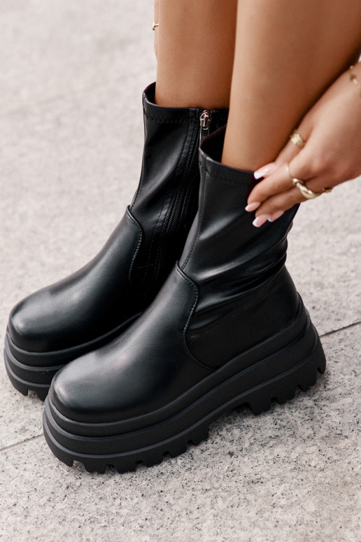 Naiste poolsaapad platvormiga Must Florinara