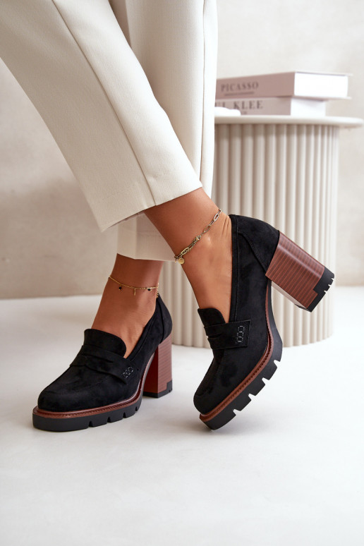 Naiste kõrge kontsaga kingad... Naiste kõrge kontsaga kingad...