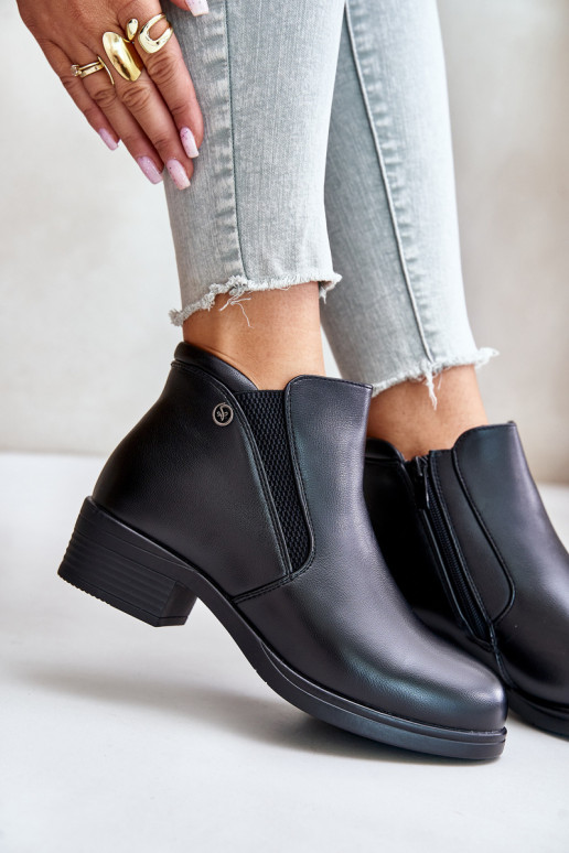 Naiste poolsaapad  voodriga karusnahaga Vinceza 85150 Must