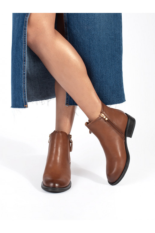 pruunid värvi  Naiste saapad z ozdobnym zamkiem