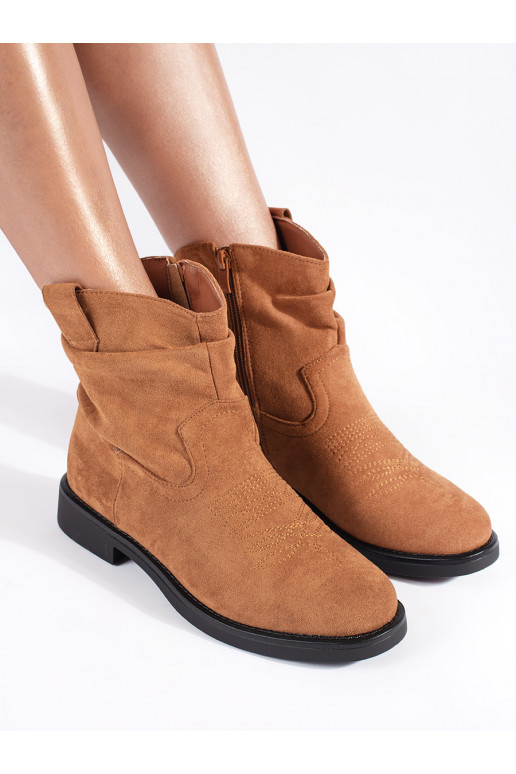 pruunid värvi    pruunid värvi