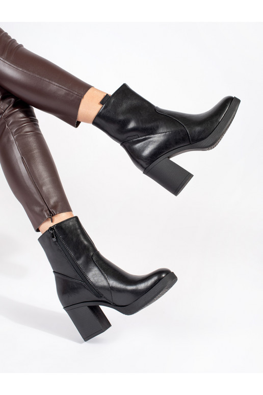 Must   lumesaapad  Sergio Leone Must   lumesaapad  Sergio Leone