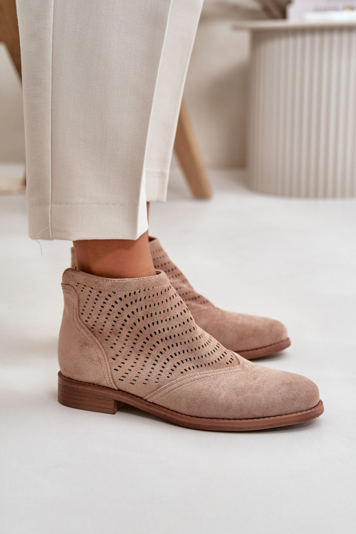 Naiste laia kontsaga avanenud kontsad...