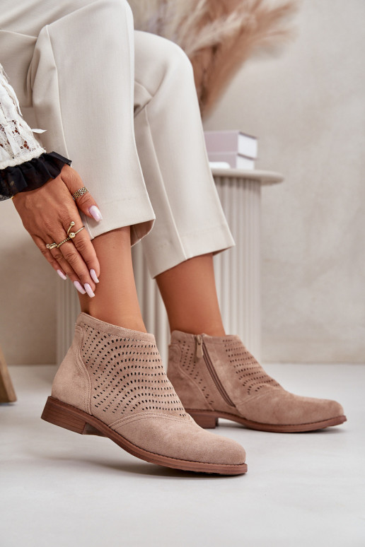 Naiste laia kontsaga avanenud kontsad...