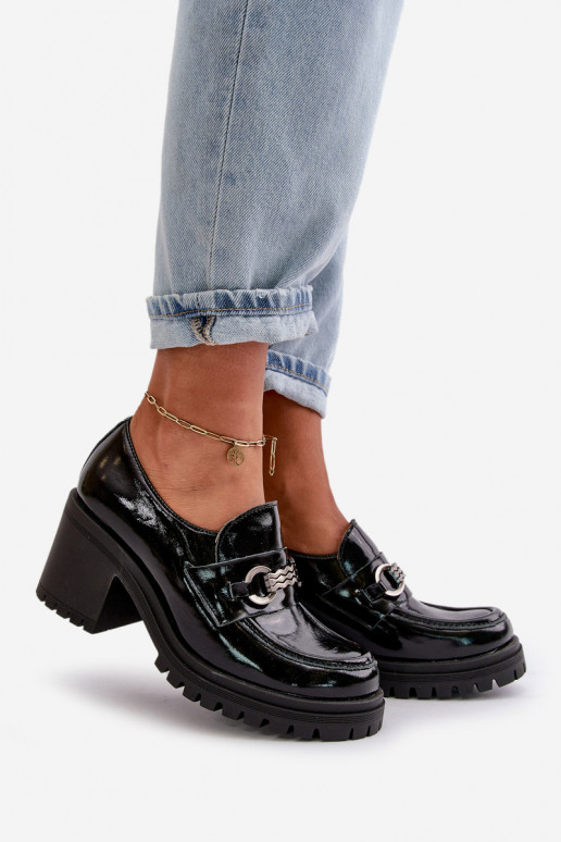 Naiste mustad lakknahast kingad... Naiste mustad lakknahast kingad...