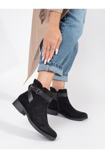 Must  naiste saapad  2