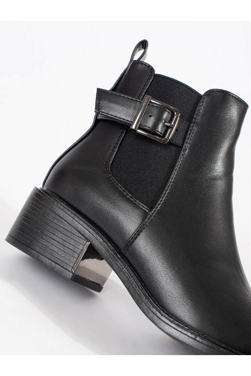 pruunid värvi lumesaapad  neetide ja pandlaga  