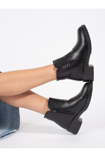 Must  naiste saapad  2