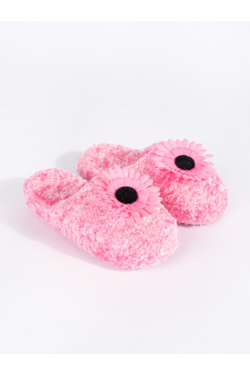 Tumeroosad värvi kapcie  z ozdobnym em 2