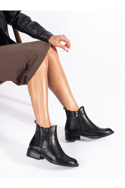 Must  Naiste saapad z ozdobnym zamkiem Must  Naiste saapad z ozdobnym zamkiem