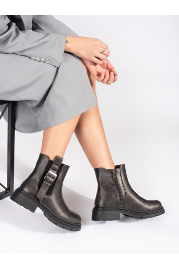 tumepruuni värvi  lumesaapad  Naiste saapad neetide ja pandlaga 2