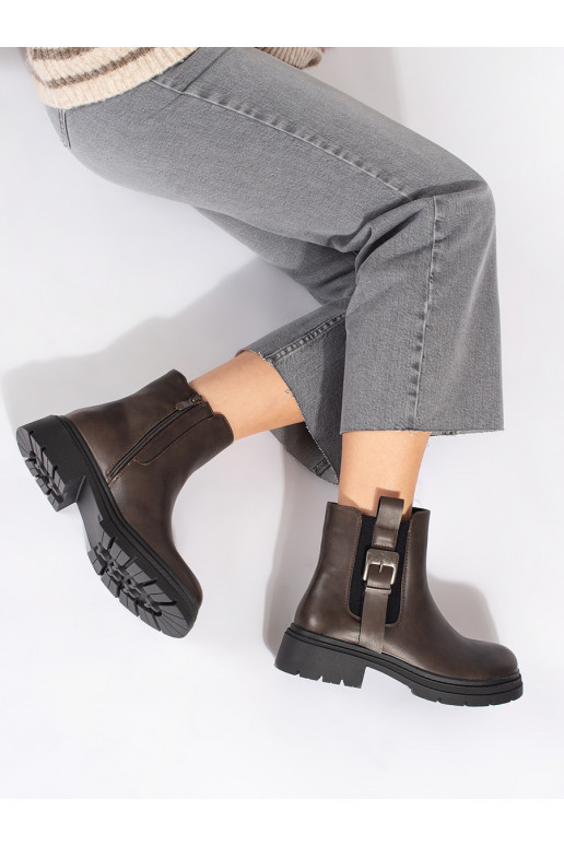 pruunid värvi lumesaapad  Naiste saapad neetide ja pandlaga