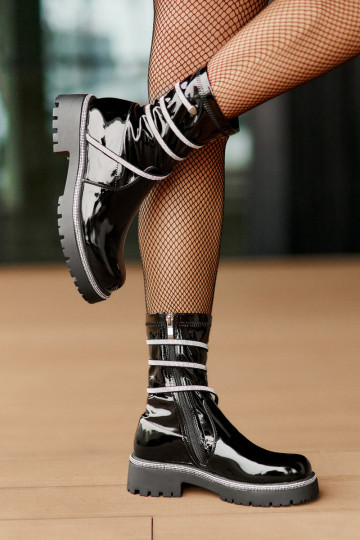 Laque Naiste poolsaapad  Must Kikizelle