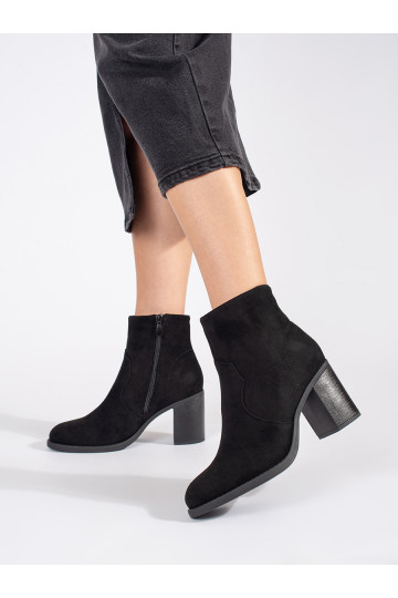 Must   naiste saapad kõrge kontsaga